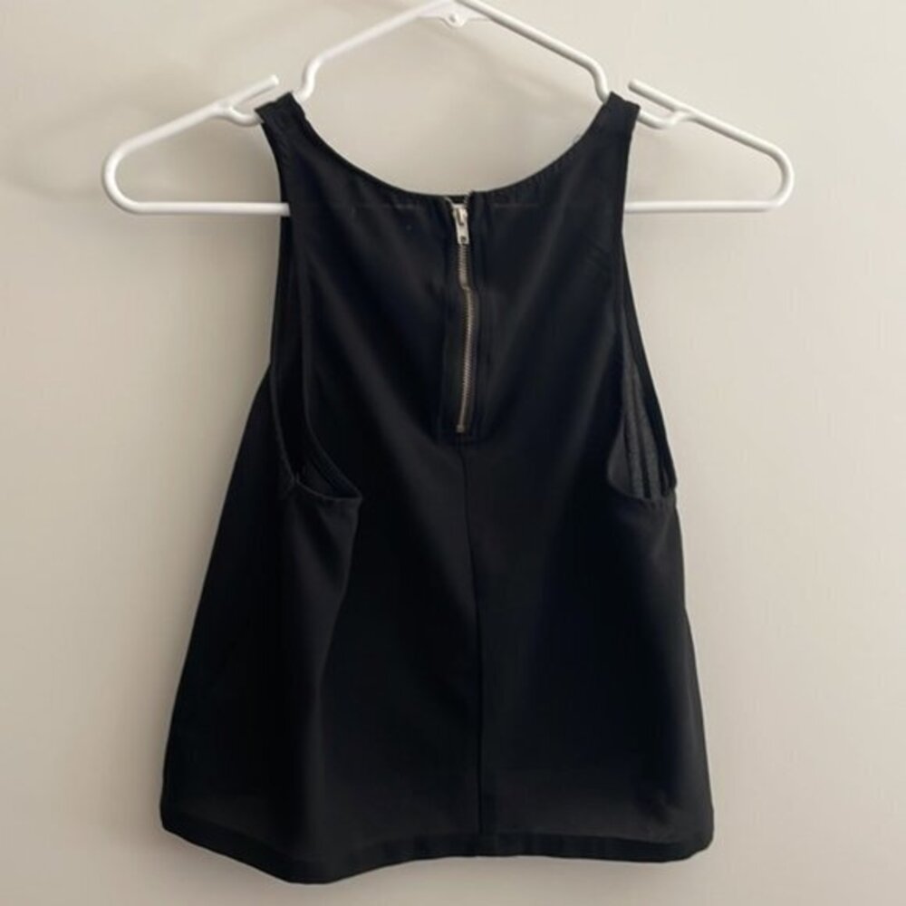Black Ribbed Knit Sleeveless Crop Top - Minimalist Basic - Picture 2 of 3